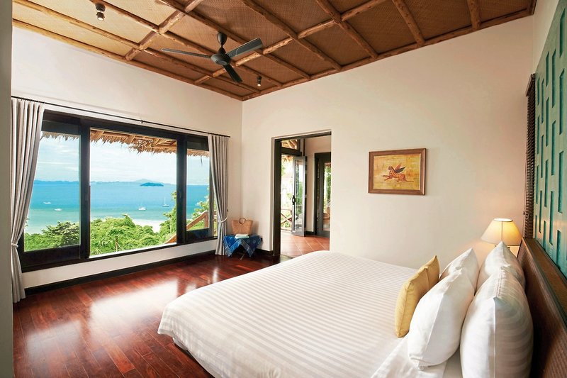 Phi Phi Island Village Beach Resort 18