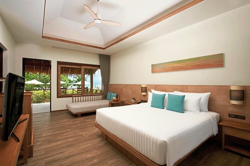 Phi Phi Island Village Beach Resort 13