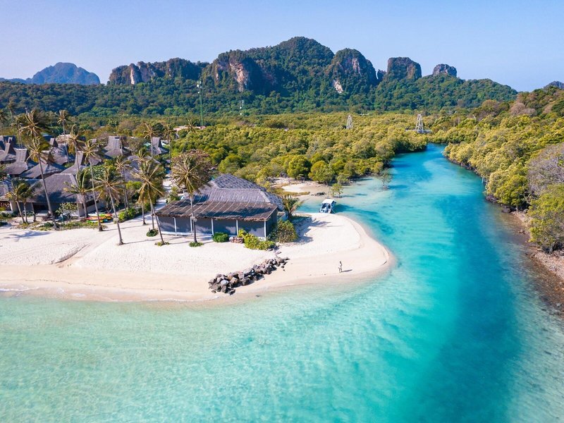 Phi Phi Island Village Beach Resort 4