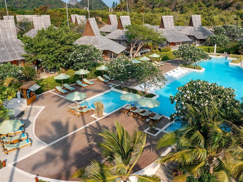 Phi Phi Island Village Beach Resort 13