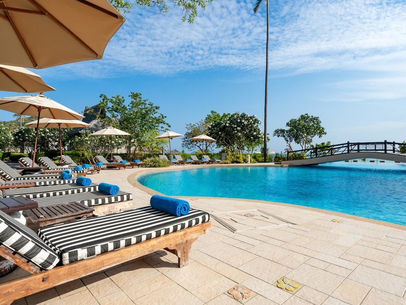 Phi Phi Island Village Beach Resort 15