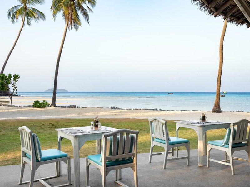 Phi Phi Island Village Beach Resort 37