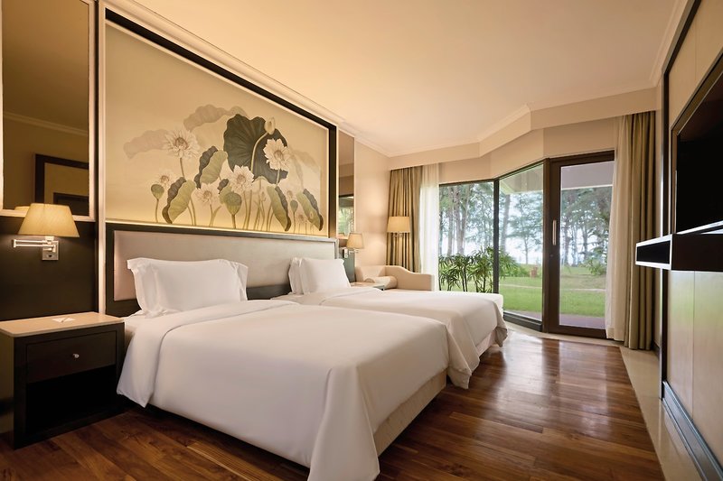 Dusit Thani Laguna Phuket 17