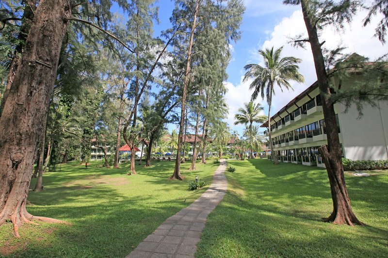 Amora Beach Resort Phuket 6