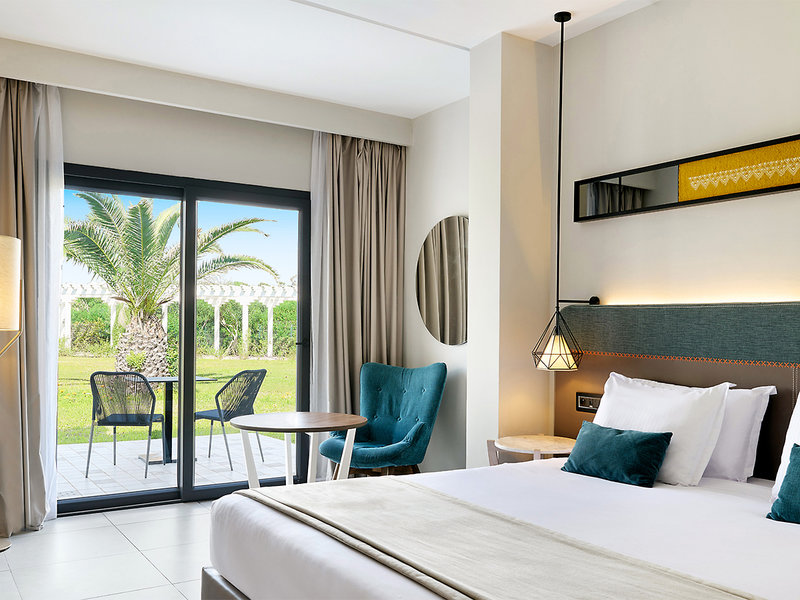 Mirage Beach Club 25