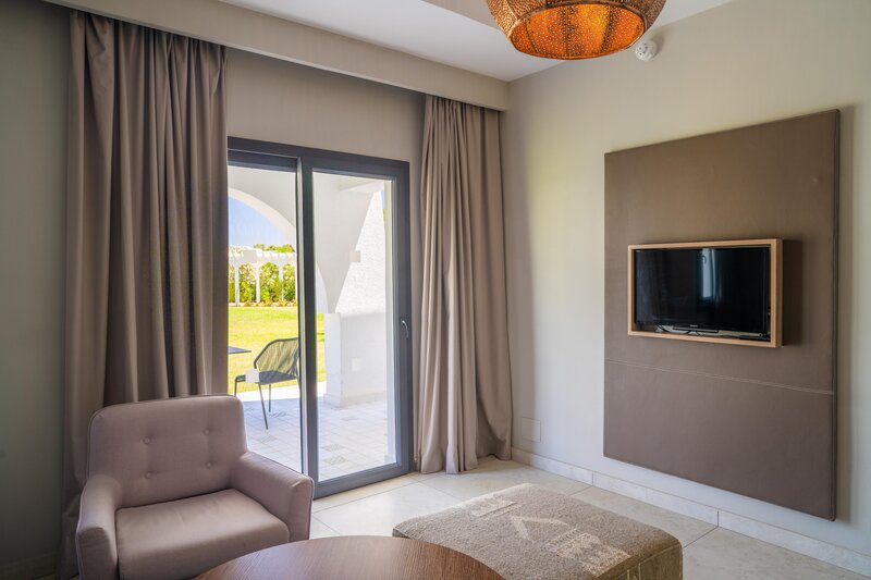 Mirage Beach Club 40