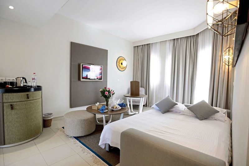 Mirage Beach Club 18