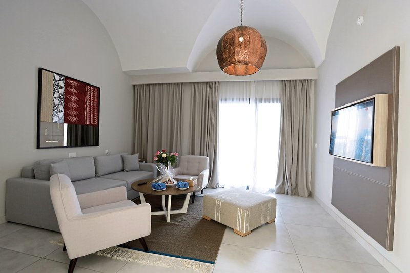 Mirage Beach Club 21