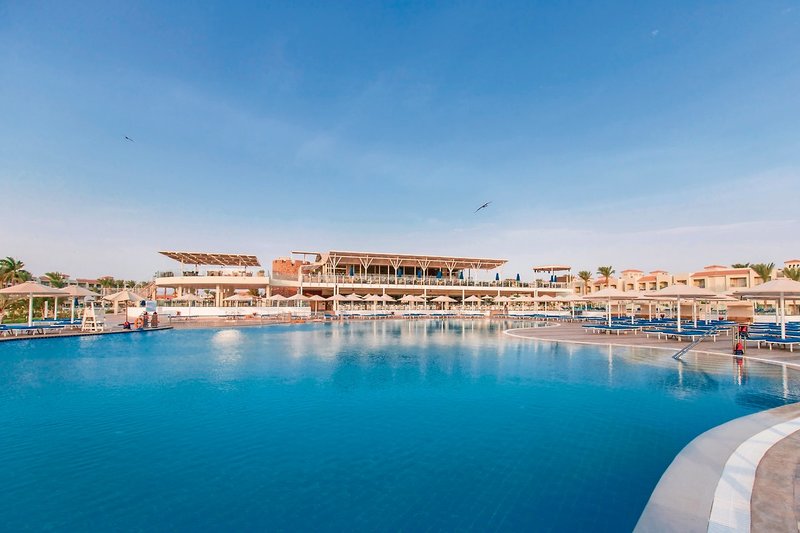 Pickalbatros Dana Beach Resort 3