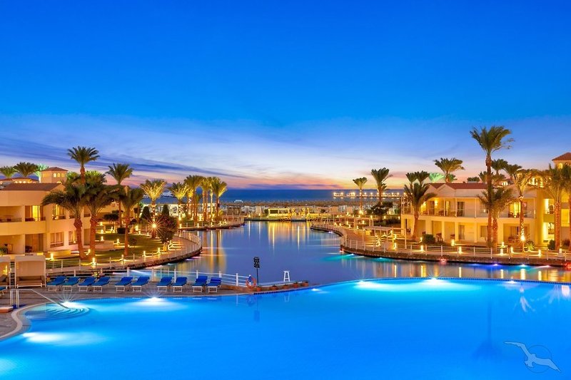 Pickalbatros Dana Beach Resort 10