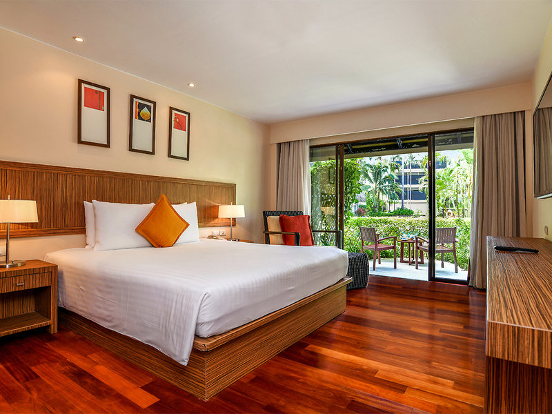 Novotel Phuket Surin Beach Resort 3