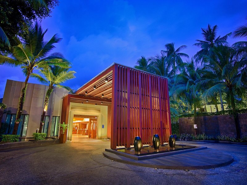 Novotel Phuket Surin Beach Resort