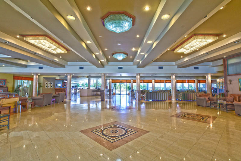 Sovereign Beach Hotel 3