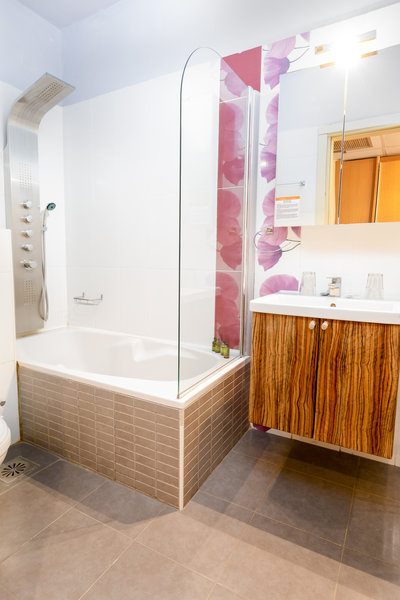 Sovereign Beach Hotel 7