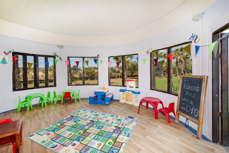 Sovereign Beach Hotel 20