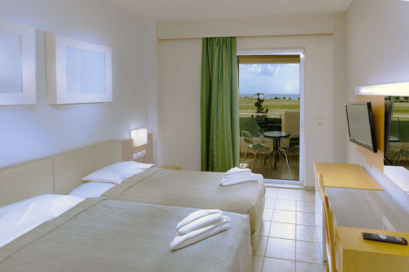Sovereign Beach Hotel 7