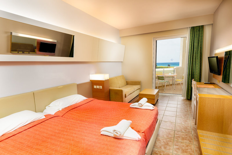 Sovereign Beach Hotel 10