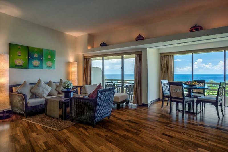Pullman Phuket Karon Beach Resort 8