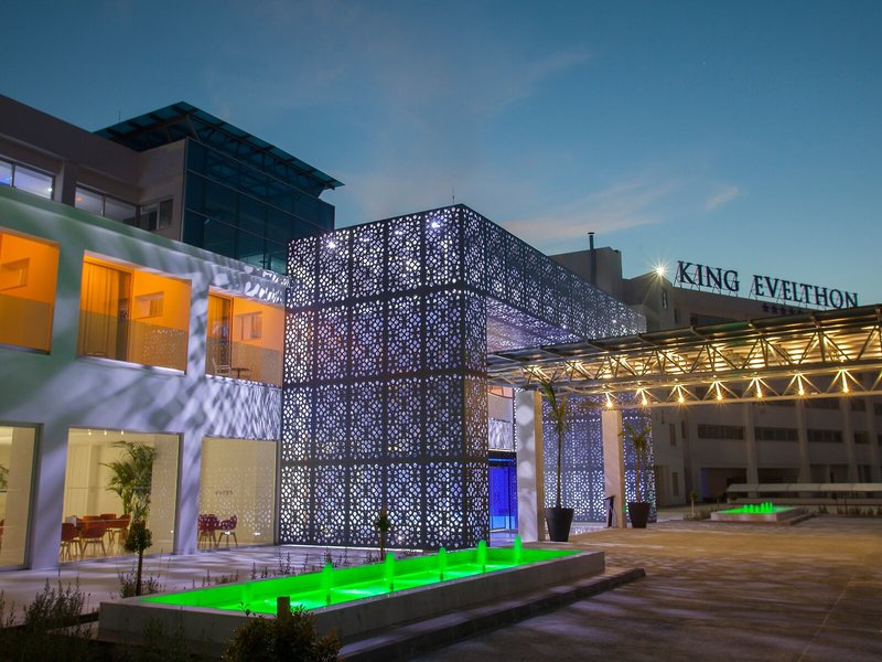 King Evelthon Beach Hotel & Resort 2