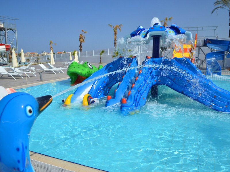 King Evelthon Beach Hotel & Resort 9