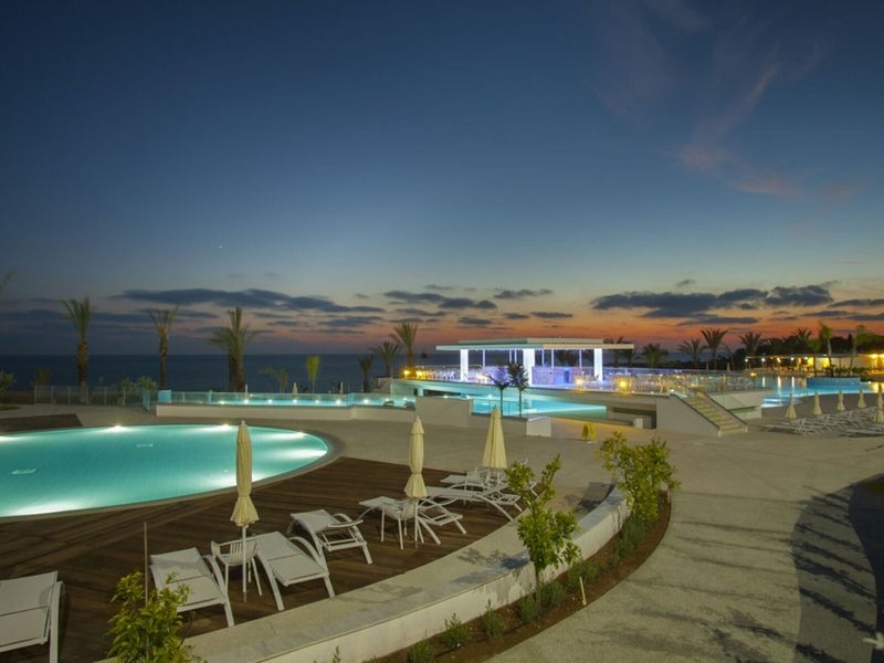 King Evelthon Beach Hotel & Resort 10