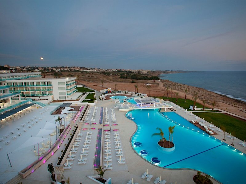 King Evelthon Beach Hotel & Resort 18