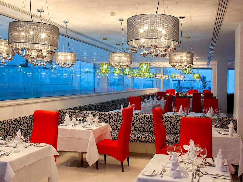 King Evelthon Beach Hotel & Resort 33