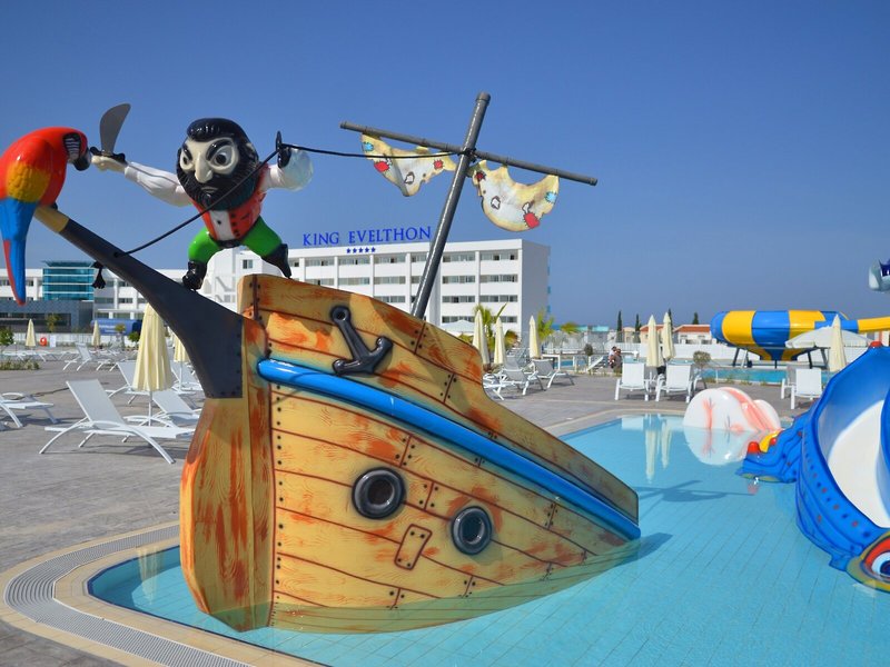 King Evelthon Beach Hotel & Resort 40