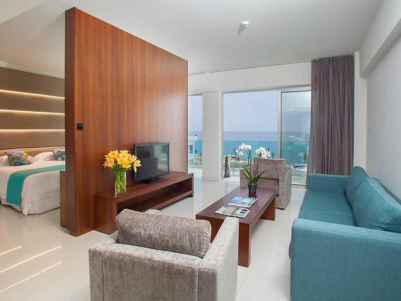 King Evelthon Beach Hotel & Resort 42