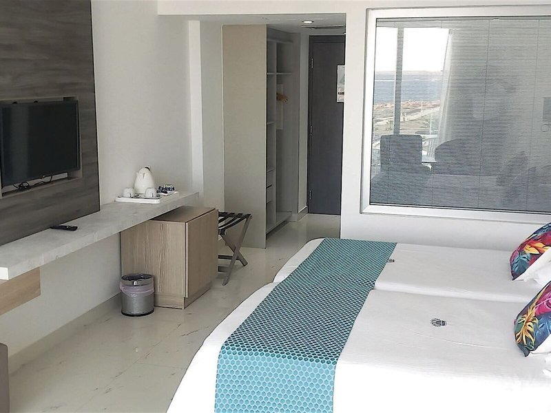 King Evelthon Beach Hotel & Resort 44