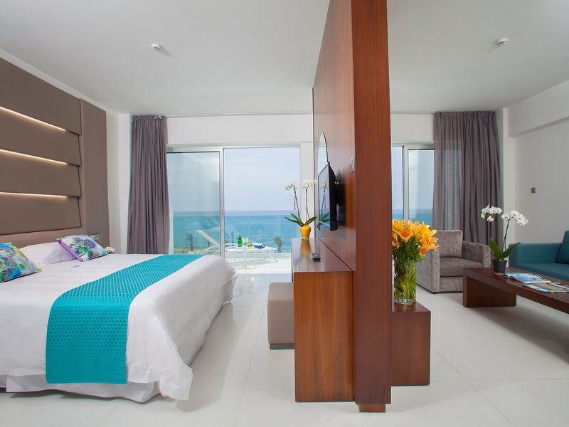 King Evelthon Beach Hotel & Resort 46