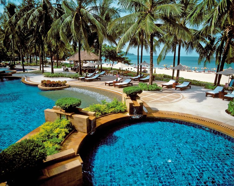 Katathani Phuket Beach Resort 10