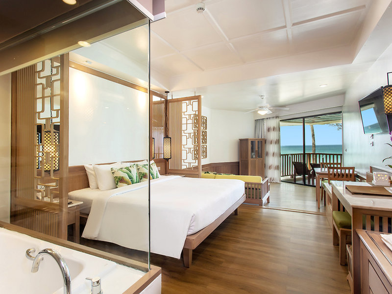 Katathani Phuket Beach Resort 19