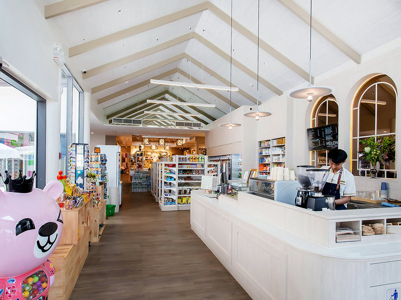 Katathani Phuket Beach Resort 33