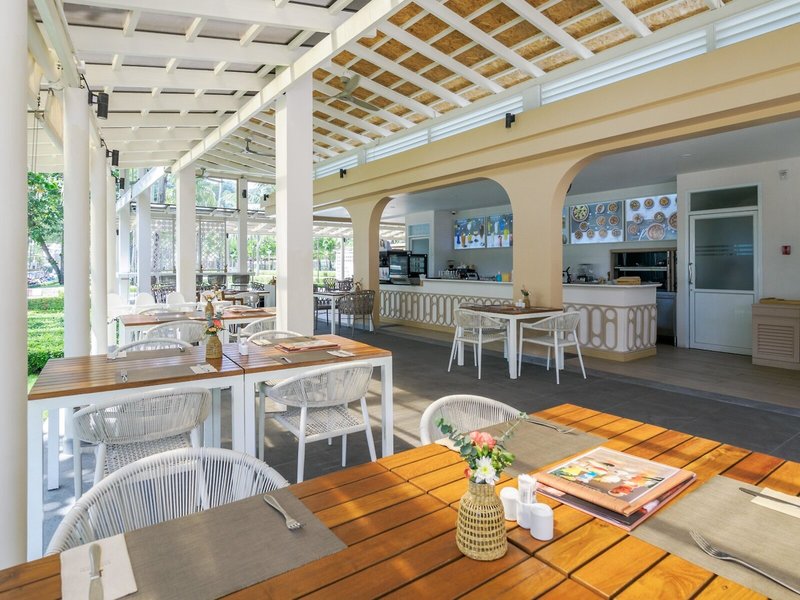 Katathani Phuket Beach Resort 48