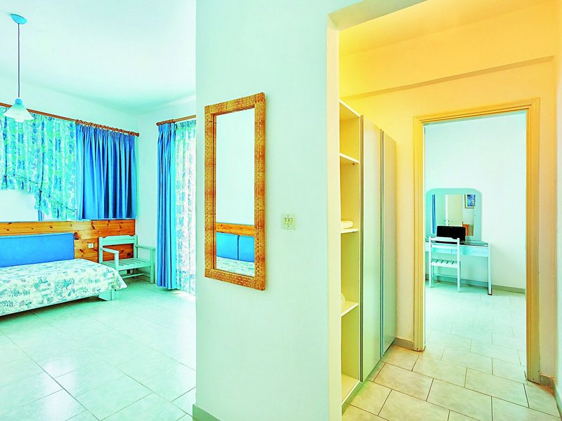 Xenios Faros Apartments  8