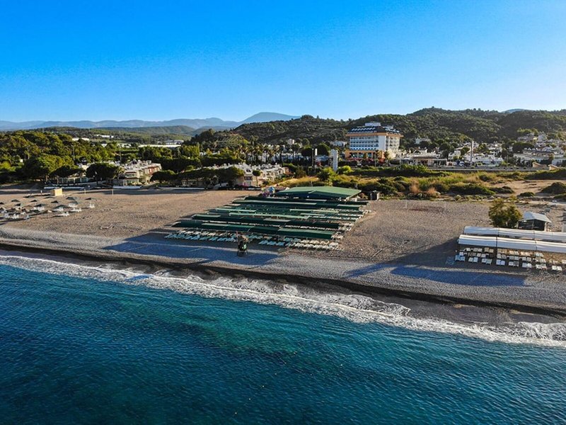 Throne Beach Resort & Spa 5