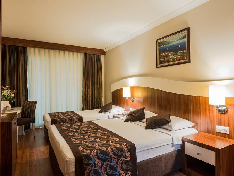 Throne Beach Resort & Spa 12