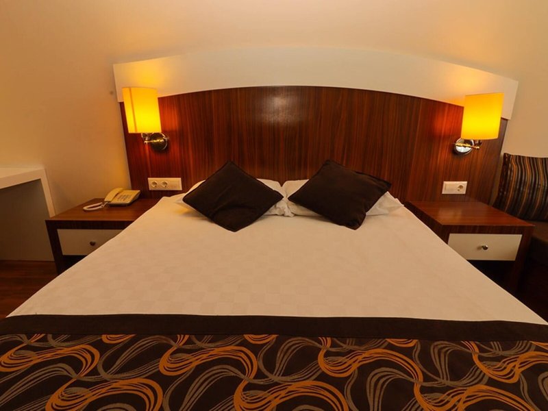 Throne Beach Resort & Spa 13