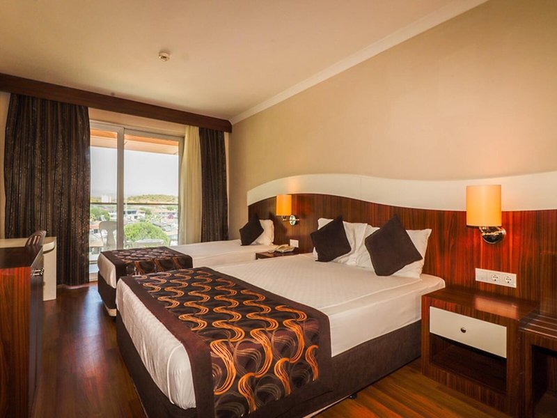 Throne Beach Resort & Spa 14