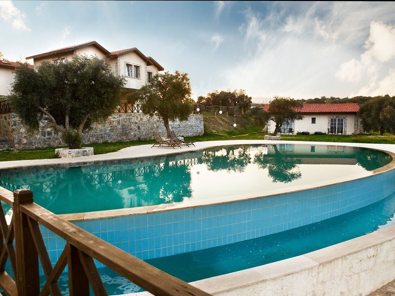 Vinifera Vineyards Hotel 7