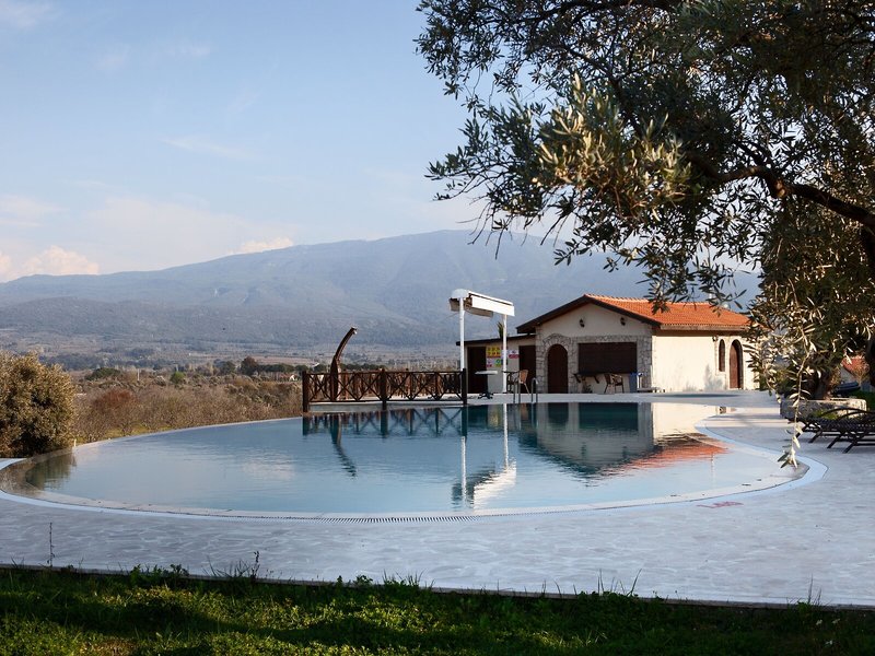Vinifera Vineyards Hotel 10