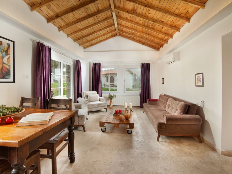 Vinifera Vineyards Hotel 24