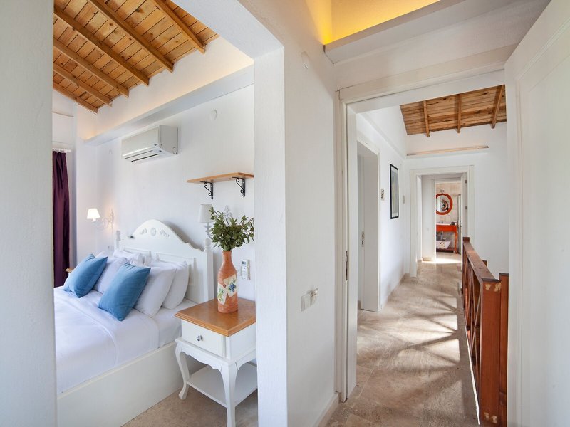 Vinifera Vineyards Hotel 25