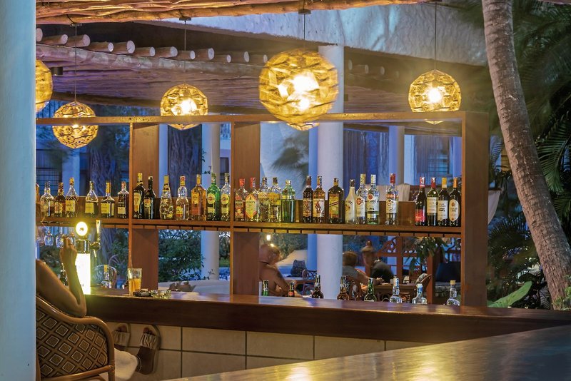 Travellers Beach Hotel 27