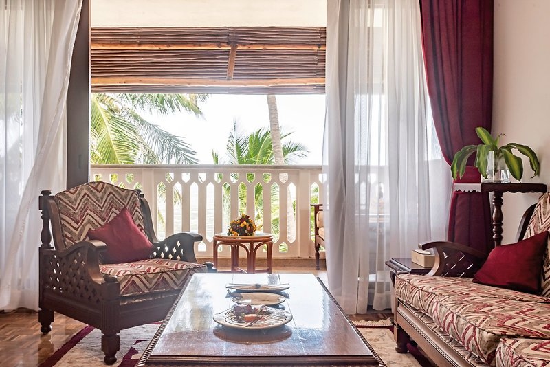 Travellers Beach Hotel 12