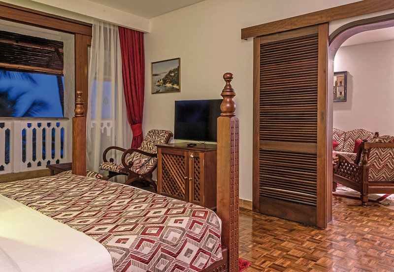 Travellers Beach Hotel 18