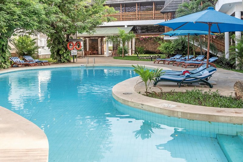 Travellers Beach Hotel 21