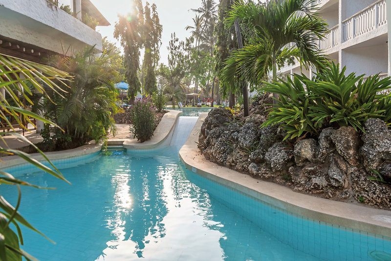 Travellers Beach Hotel 23