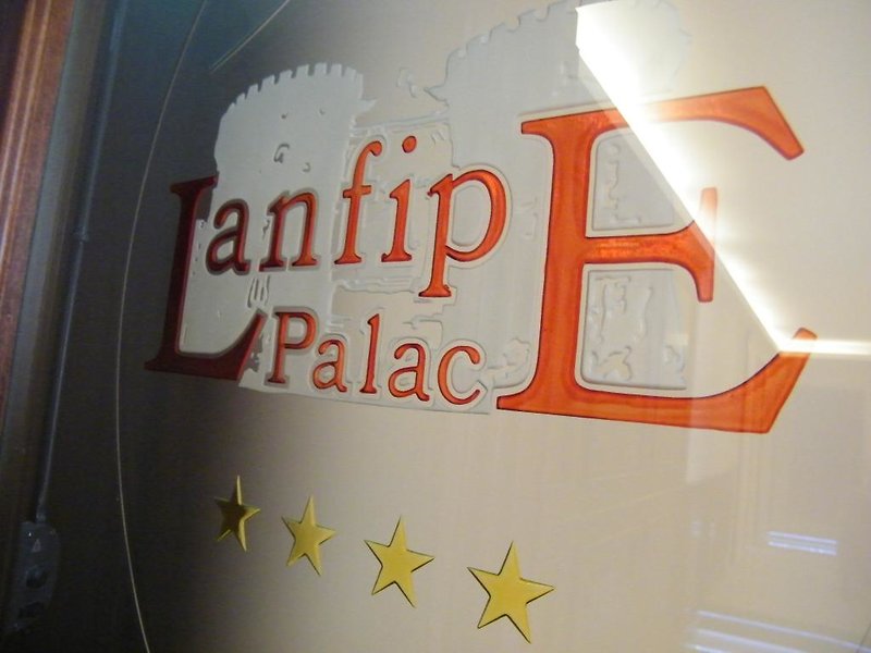 Lanfipe Palace 1 - Exterior